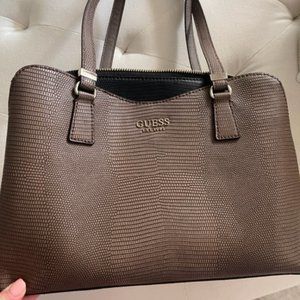GUESS Lyndi Large Girlfriend Satchel